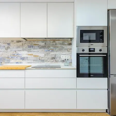 Un Endroit Accueillant Avec Vue A Apartment *